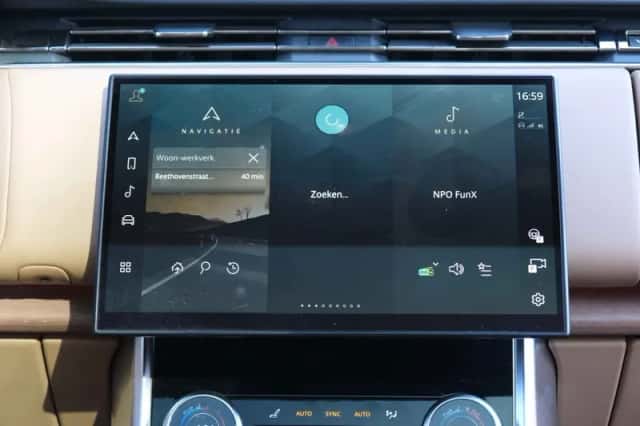 Land Rover Range Rover (2022) thumbnail 26