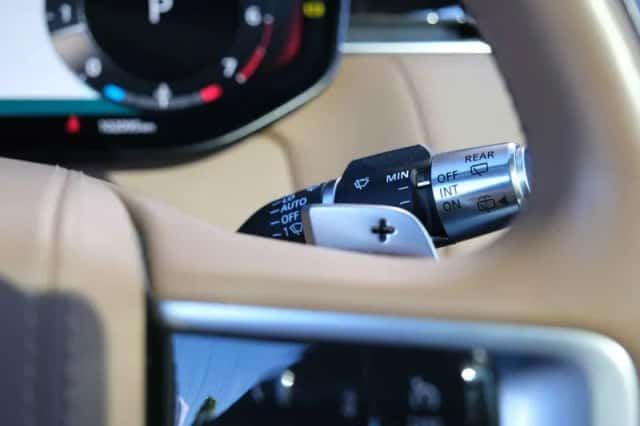 Land Rover Range Rover (2022) thumbnail 32