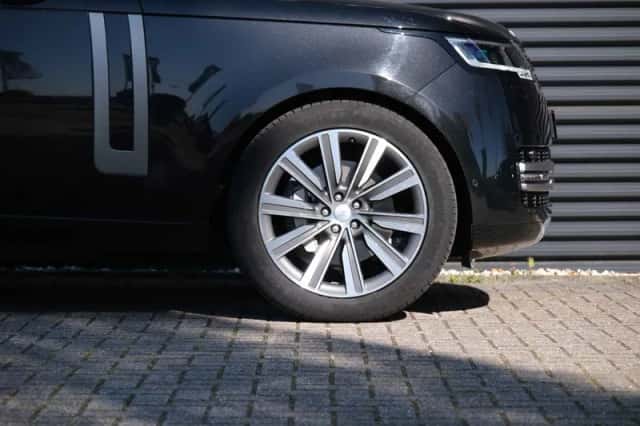Land Rover Range Rover (2022) thumbnail 5