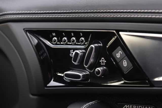 Jaguar F-Type (2016) thumbnail 28