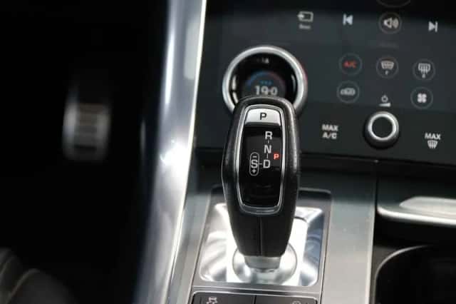 Land Rover Range Rover Sport (2018) thumbnail 38