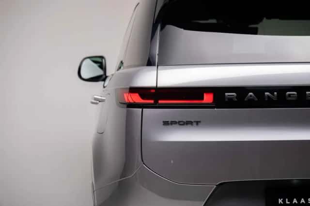 Land Rover Range Rover Sport (2023) thumbnail 16