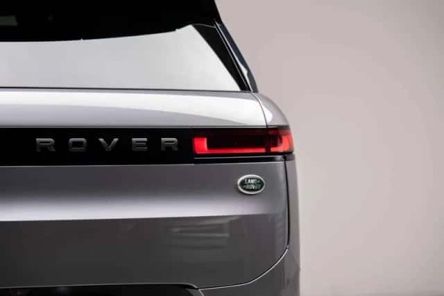 Land Rover Range Rover Sport (2023) thumbnail 17