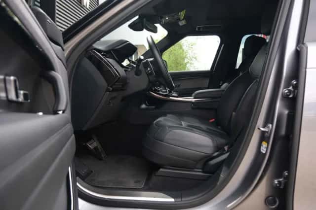 Land Rover Range Rover Sport (2023) thumbnail 3