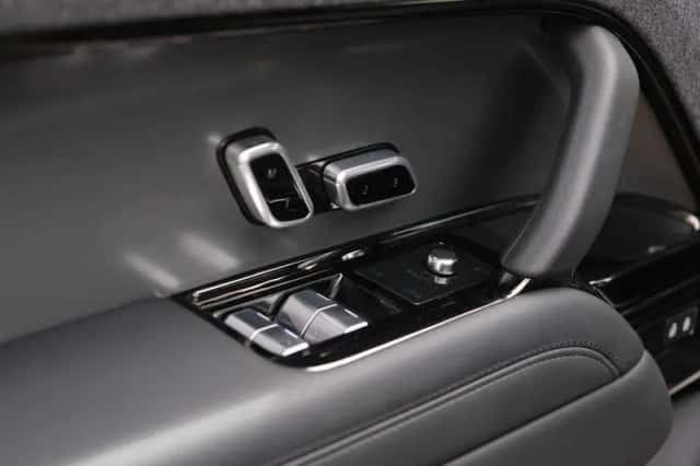 Land Rover Range Rover Sport (2023) thumbnail 26