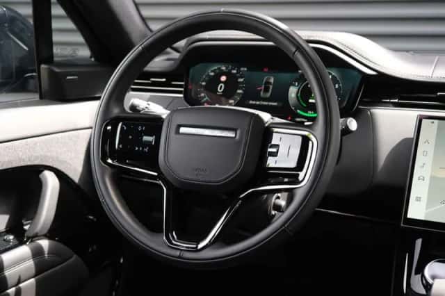 Land Rover Range Rover Sport (2023) thumbnail 32
