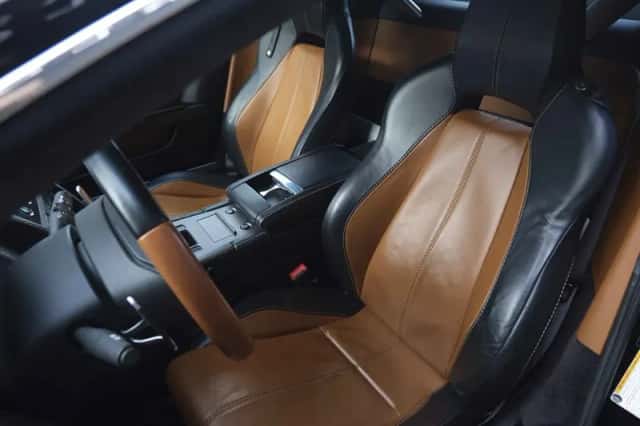 Aston Martin V8 Vantage (2008) thumbnail 12