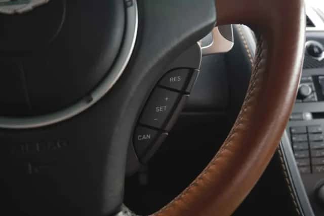 Aston Martin V8 Vantage (2008) thumbnail 14