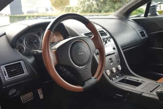 Aston Martin V8 Vantage (2008) thumbnail 3