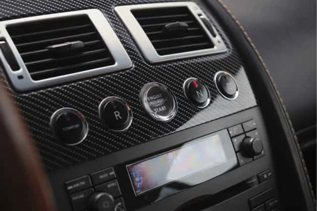 Aston Martin V8 Vantage (2008) thumbnail 21