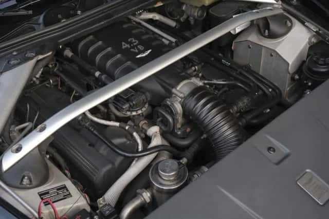 Aston Martin V8 Vantage (2008) thumbnail 10