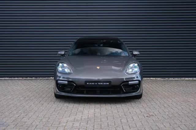 Porsche Panamera (2018) thumbnail 2