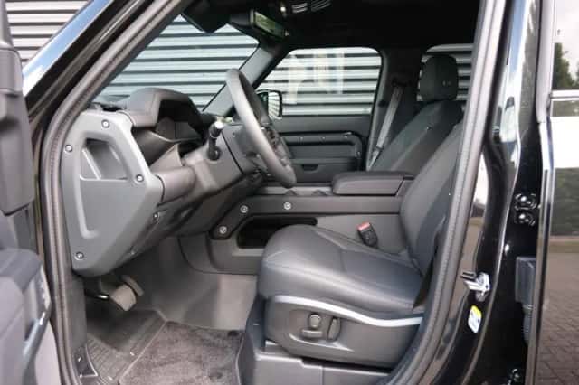 Land Rover Defender (2026) thumbnail 4