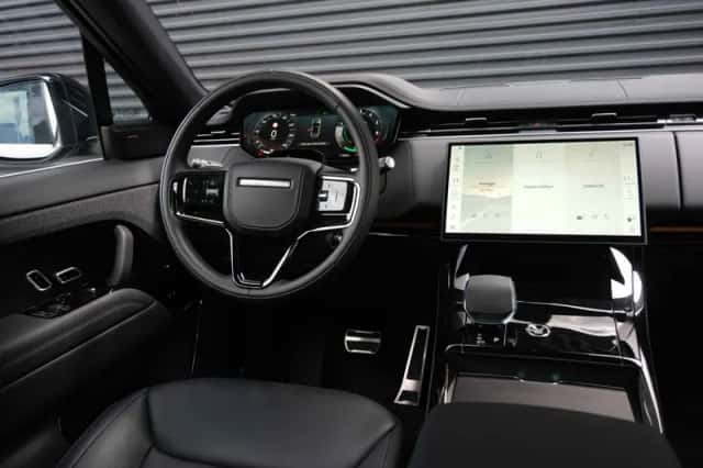 Land Rover Range Rover Sport (2026) thumbnail 3
