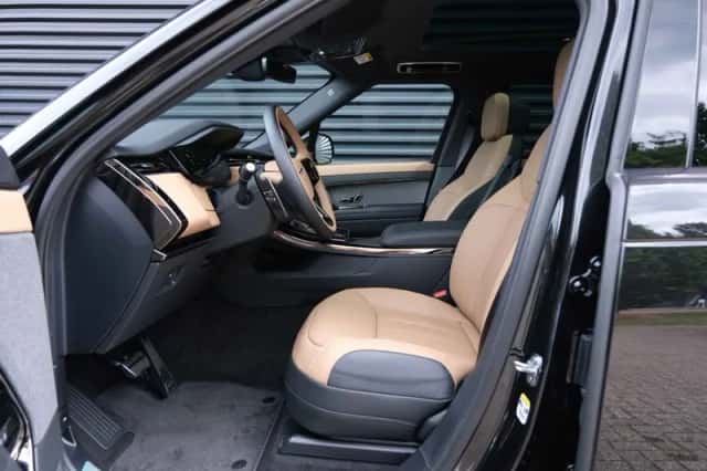 Land Rover Range Rover Sport (2026) thumbnail 4