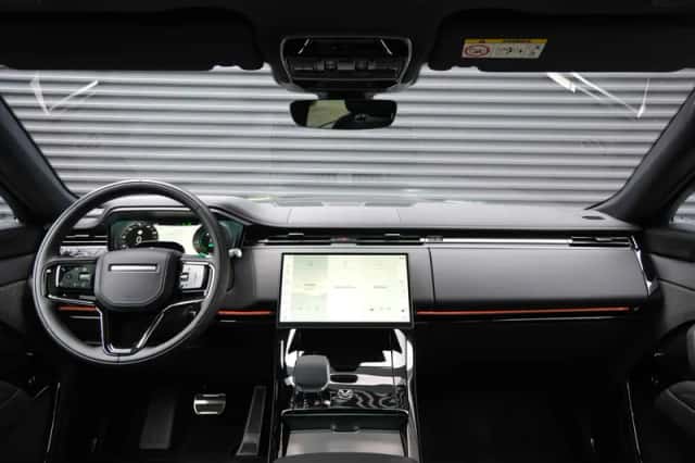 Land Rover Range Rover Sport (2026) thumbnail 3