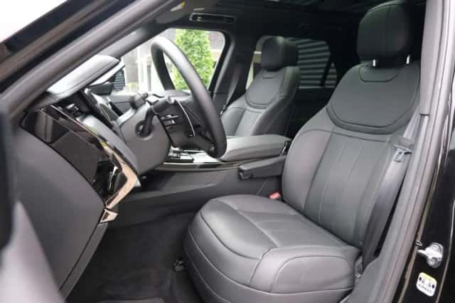 Land Rover Range Rover Sport (2026) thumbnail 4