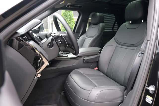 Land Rover Range Rover Sport (2026) thumbnail 4