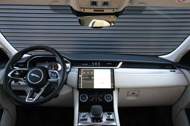 Jaguar F-Pace (2021) thumbnail 3