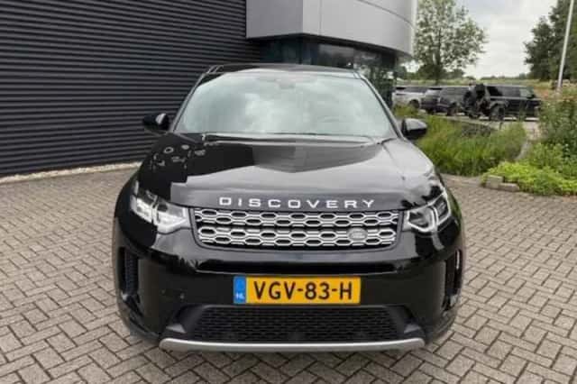 Land Rover Discovery Sport (2020) thumbnail 2