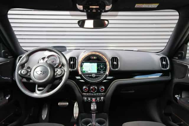 MINI Countryman (2019) thumbnail 3