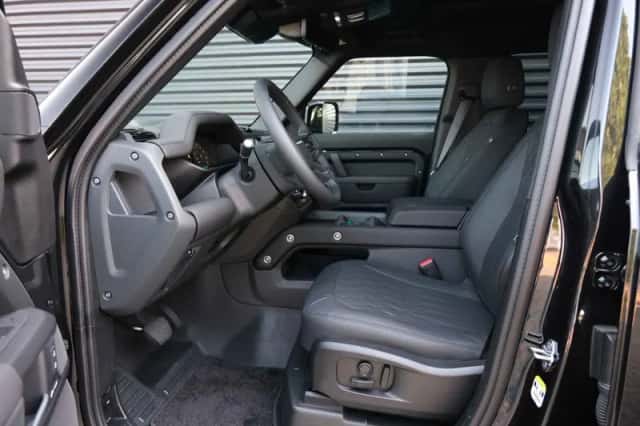 Land Rover Defender (2026) thumbnail 4
