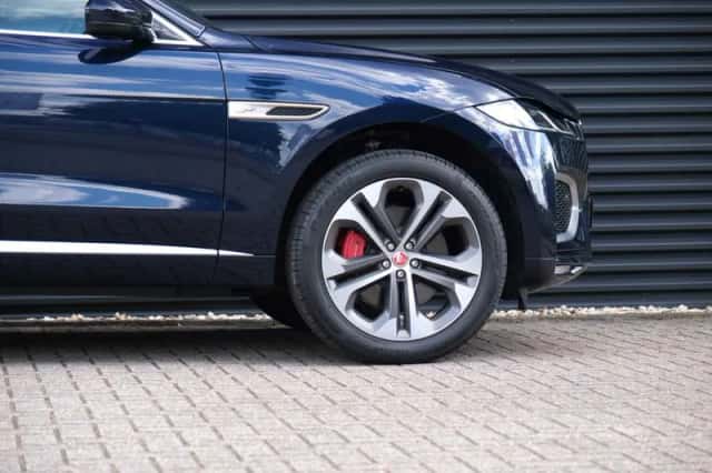Jaguar F-Pace (2022) thumbnail 4