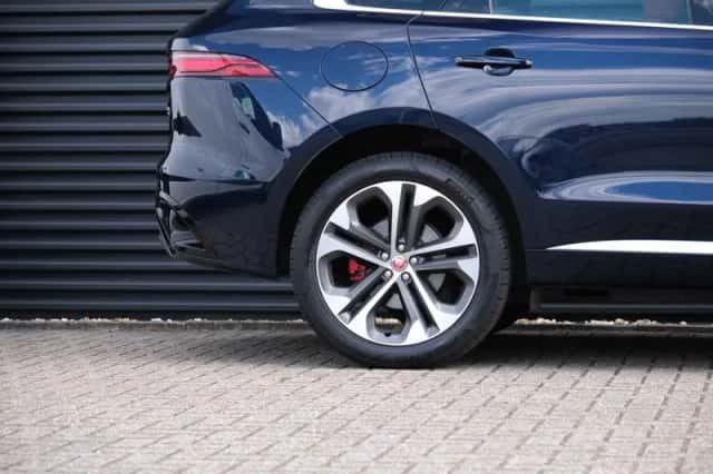Jaguar F-Pace (2022) thumbnail 5