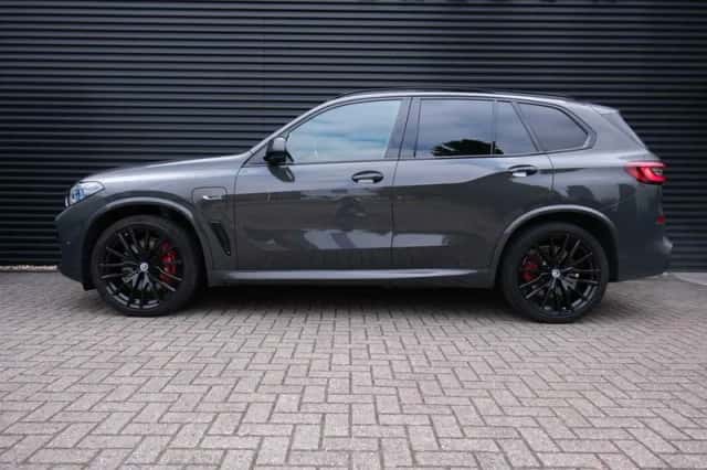 BMW X5 (2023) thumbnail 2