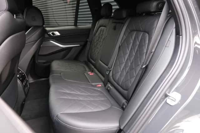 BMW X5 (2023) thumbnail 5