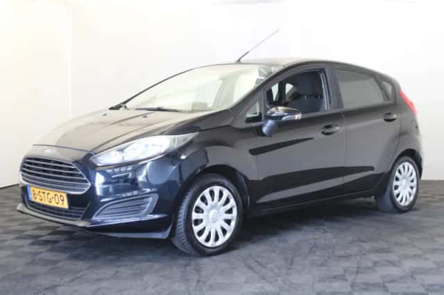 Ford Fiesta (2013) thumbnail 1