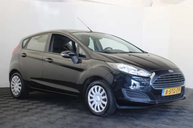 Ford Fiesta (2013) thumbnail 3