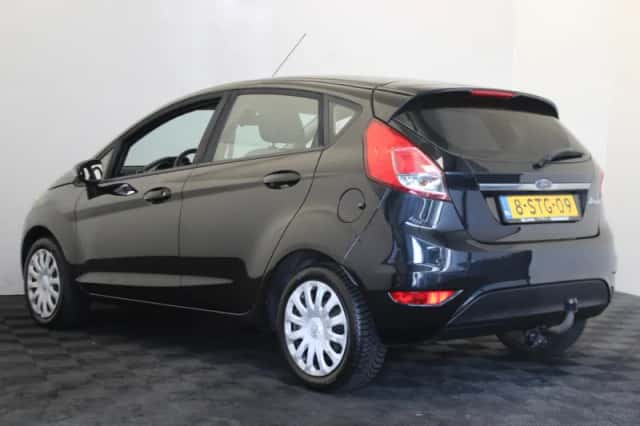 Ford Fiesta (2013) thumbnail 6