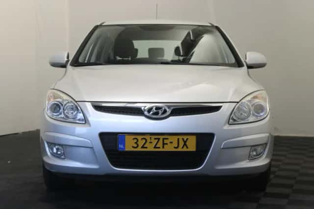 Hyundai i30 (2008) thumbnail 2