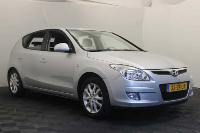 Hyundai i30 (2008) thumbnail 3