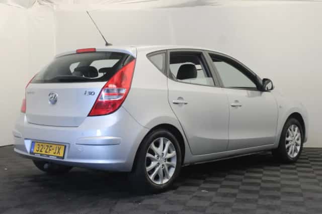 Hyundai i30 (2008) thumbnail 6