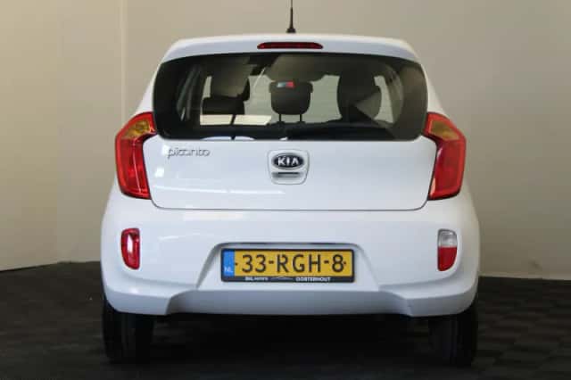Kia Picanto (2011) thumbnail 5