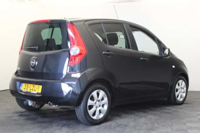 Opel Agila (2009) thumbnail 6