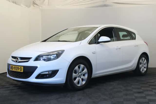 Opel Astra (2013) thumbnail 1