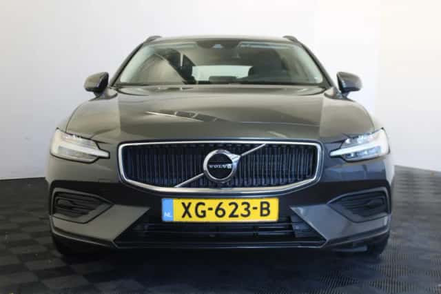 Volvo V60 (2019) thumbnail 3