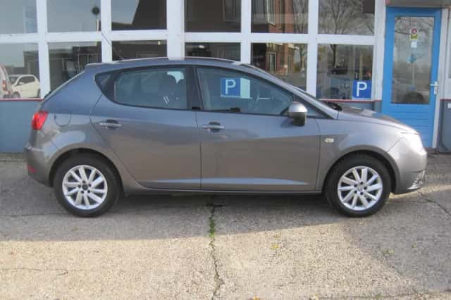 SEAT Ibiza (2013) thumbnail 5