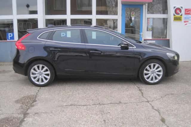 Volvo V40 (2015) thumbnail 6