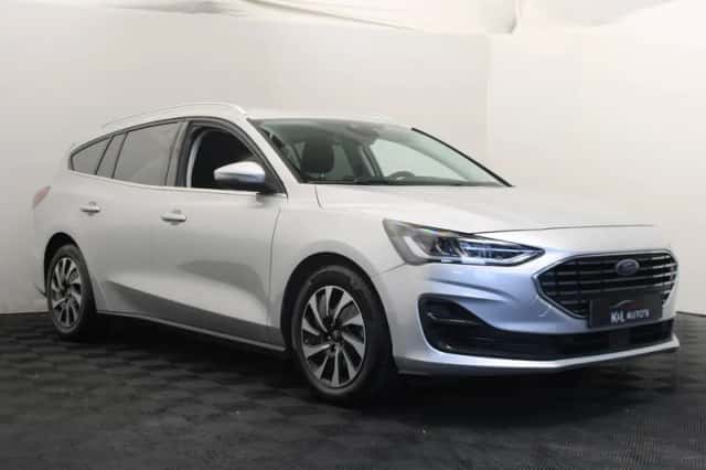Ford Focus (2022) thumbnail 3