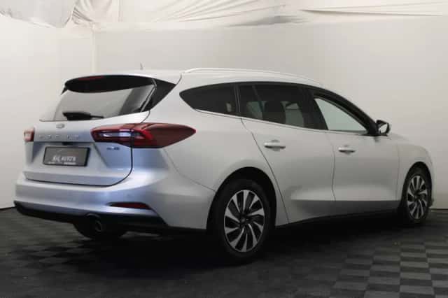 Ford Focus (2022) thumbnail 6