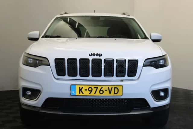 Jeep Cherokee (2019) thumbnail 3