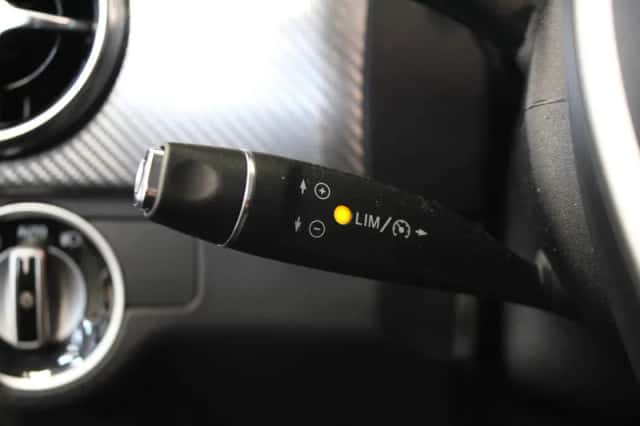 Mercedes-Benz GLK (2014) thumbnail 6