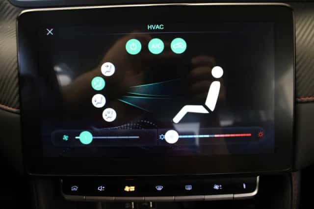 MG ZS (2023) thumbnail 4