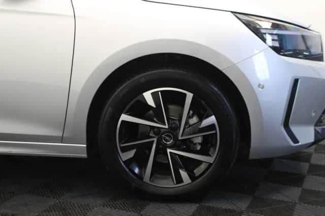 Opel Corsa (2023) thumbnail 3