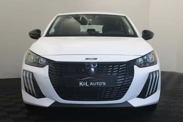 Peugeot 208 (2024) thumbnail 3
