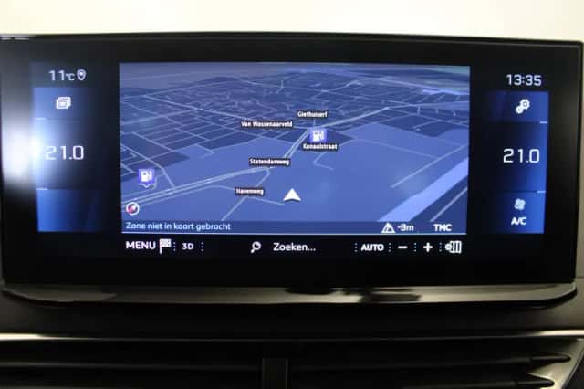 Peugeot 3008 (2021) thumbnail 4